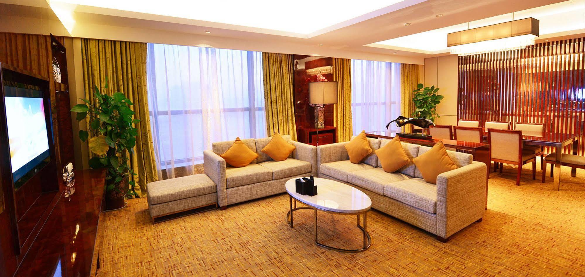 Wyndam Xuzhou East Hotel Exterior photo